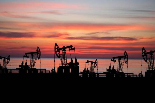 石油是如何變成聚氯乙烯UPVC產品?(圖1) 石油是如何變成聚氯乙烯UPVC產品?(圖1)